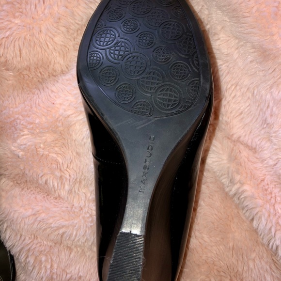 Max Studio Black patent wedges. - Picture 3 of 4